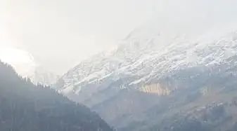 भरमौर-पांगी की चोटियों पर बर्फबारी, बैरागढ़-किलाड़ मार्ग बंद