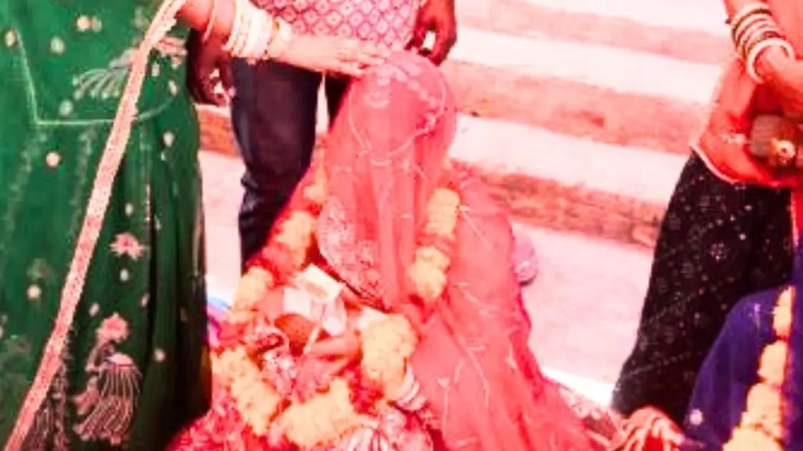 फेरे से पहले भागी, धरने पर बैठा दूल्हा तो लौटकर शादी की, 4 महीने बाद फिर भागी