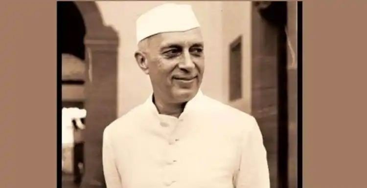 ऐसे हुई बाल दिवस मनाने की शुरुआत, जानिए भारत के पहले PM चाचा नेहरू के बारे में रोचक बातें