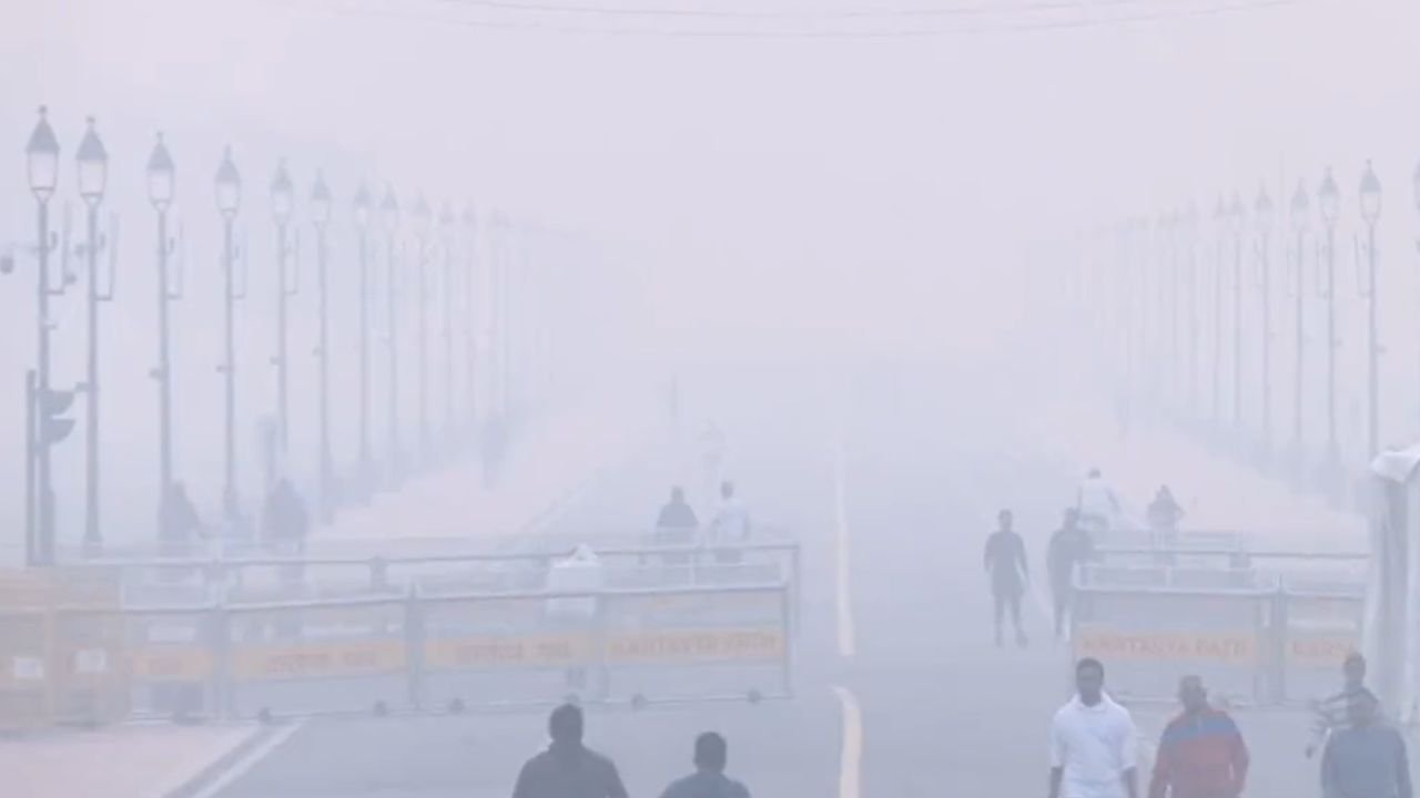 दिल्ली की हवा हुई ‘जहरीली’, सुबह-सुबह छाई धुंध,जानें AQI