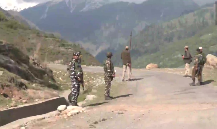 राजौरी में सुरक्षा बल व आतंकियों के बीच मुठभेड़, 5 जवान शहीद