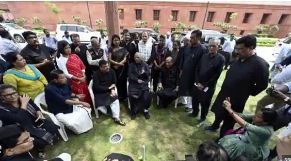 मणिपुर के दौरे पर विपक्षी गठबंधन “INDIA” का प्रतिनिधिमंडल, जयंत चौधरी व अधीर रंजन समेत 21 सांसद शामिल