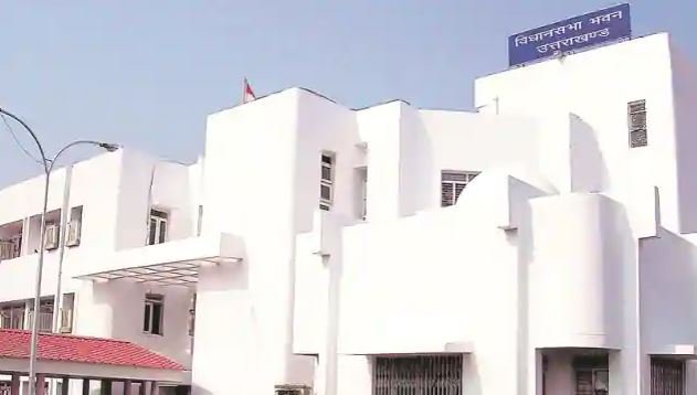 विधानसभा मे बैक डोर से लगी नेताओं के रिश्तेदारों की नौकारियों पर मचा हड़कंप, राजनैतिक पार्टियां आमने सामने