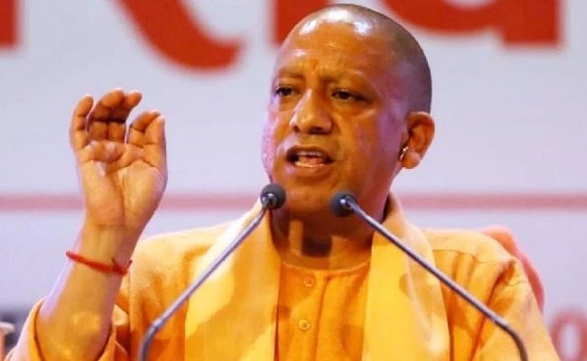 Lucknow: सीएम का निर्देश हर जिले में स्थापित हो साइबर क्राइम थाना, 17 शहरों को बनाया जाएगा ‘सेफ सिटी’