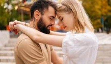 शादीशुदा जिंदगी को बनाना चाहते हैं खुशहाल तो इन आदतों से बना लें दूरी, रिश्ते में हमेशा बनी रहेगी मिठास