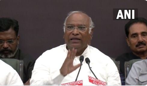 कांग्रेस अध्यक्ष मल्लिकार्जुन खड़गे ने BJP पर साधा निशाना, कहा- सत्ता पक्ष ने डाला संदन की कार्यवाही में बाधा!