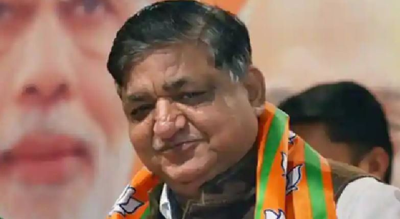 भाजपा नेता नरेश अग्रवाल ने अल्पसंख्यकों से कहा- BJP को वोट नहीं डालोगे तो धारा से अलग हो जाओगे!